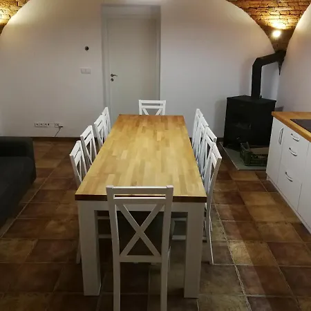 Apartmany Habanska, Cely Dum Pouzdrany Exterior photo