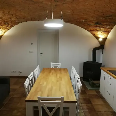 Apartmany Habanska, Cely Dum Pouzdrany Exterior photo